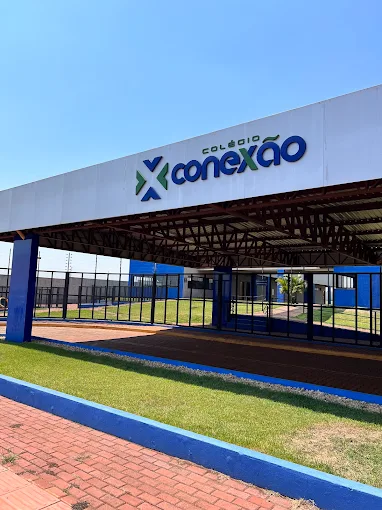 Entrada da Unidade 01 do Colégio Conexão em Maracaju-MS
